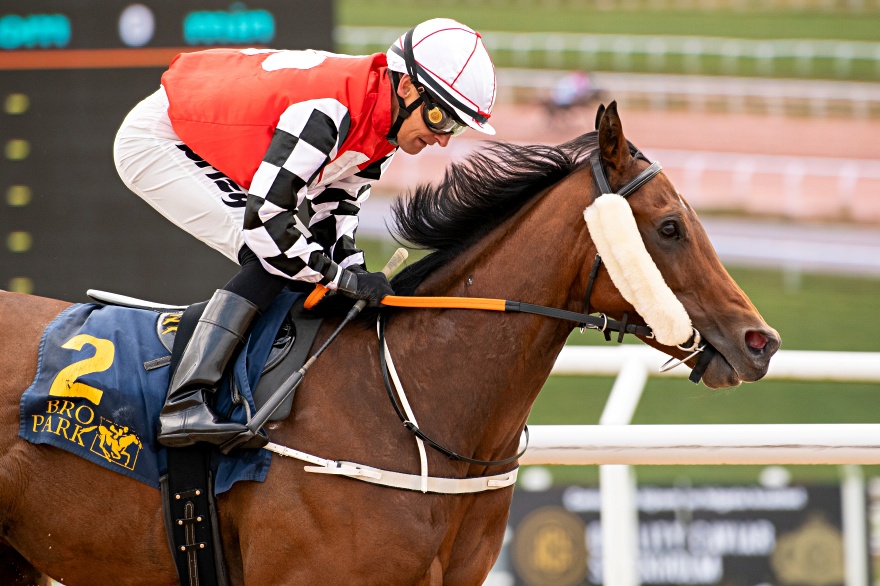 Seger till Secret Royal